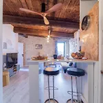 Immeuble 3 Centre Historique St Gilles Maisoncarreeconciergerie *