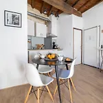 Immeuble 3 Centre Historique St Gilles Maisoncarreeconciergerie *