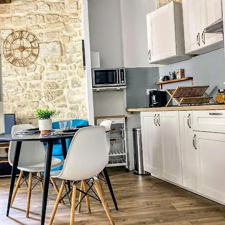 Immeuble 3 Centre Historique St Gilles Maisoncarreeconciergerie