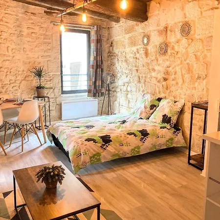 Apartment Immeuble 3 Centre Historique St Gilles Maisoncarreeconciergerie *