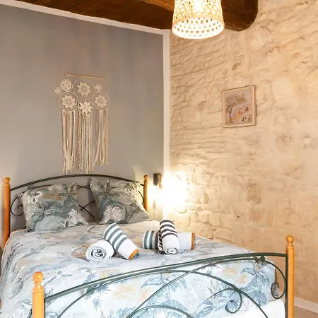 Apartment Immeuble 3 Centre Historique St Gilles Maisoncarreeconciergerie Saint-Gilles (Gard)