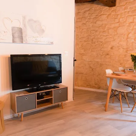 Immeuble 3 Centre Historique St Gilles Maisoncarreeconciergerie Apartment *