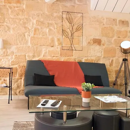 Immeuble 3 Centre Historique St Gilles Maisoncarreeconciergerie