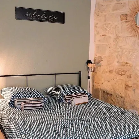 Immeuble 3 Centre Historique St Gilles Maisoncarreeconciergerie