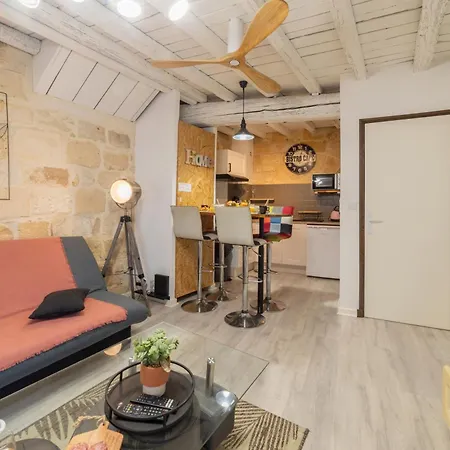 Lägenhet Immeuble 3 Centre Historique St Gilles Maisoncarreeconciergerie *