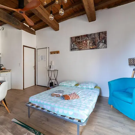 Immeuble 3 Centre Historique St Gilles Maisoncarreeconciergerie Apartmán
