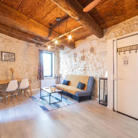 Immeuble 3 Centre Historique St Gilles Maisoncarreeconciergerie Apartmán *