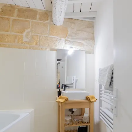 Immeuble 3 Centre Historique St Gilles Maisoncarreeconciergerie *