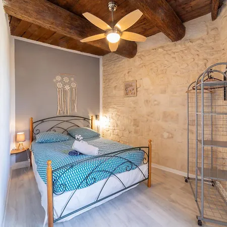 Immeuble 3 Centre Historique St Gilles Maisoncarreeconciergerie Apartmán