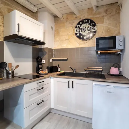 Immeuble 3 Centre Historique St Gilles Maisoncarreeconciergerie
