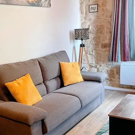 Immeuble 3 Centre Historique St Gilles Maisoncarreeconciergerie *