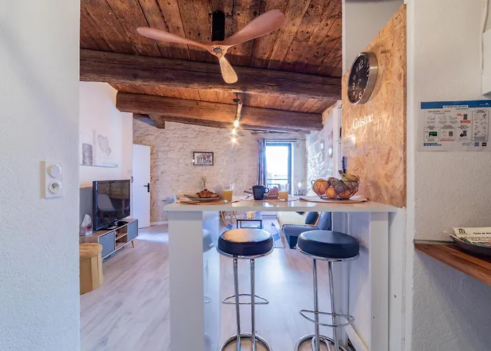 Immeuble 3 Centre Historique St Gilles Maisoncarreeconciergerie *