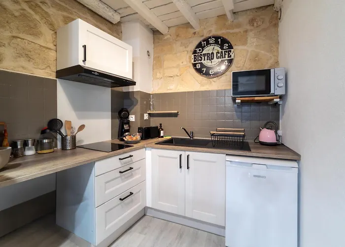 Immeuble 3 Centre Historique St Gilles Maisoncarreeconciergerie