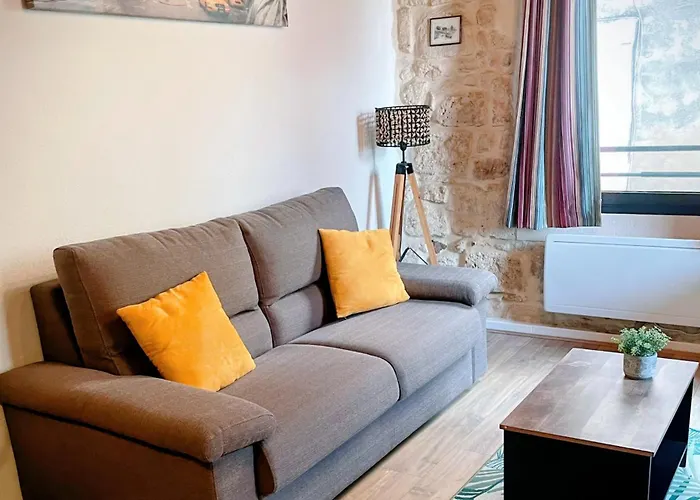 Immeuble 3 Centre Historique St Gilles Maisoncarreeconciergerie *